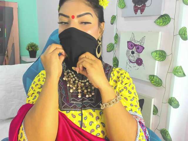 IniyaParul live cam on BongaCams