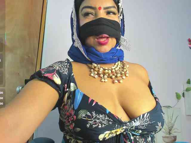IniyaParul webcam