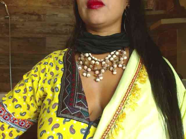 IniyaParul webcam