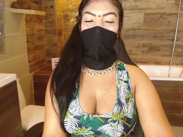 IniyaParul webcam