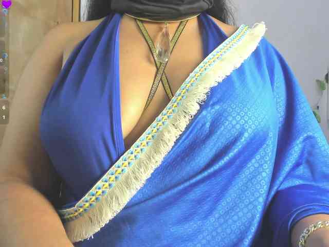 IniyaParul webcam
