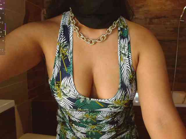 IniyaParul webcam