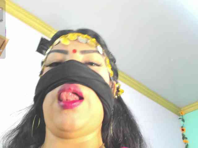IniyaParul webcam