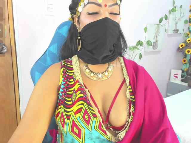IniyaParul webcam