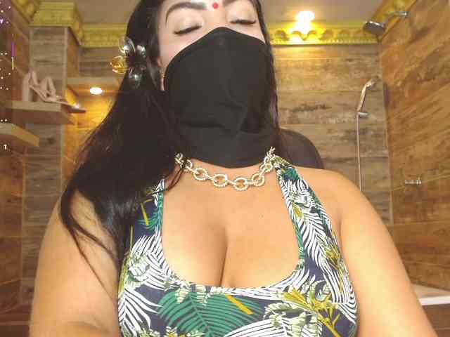 IniyaParul webcam