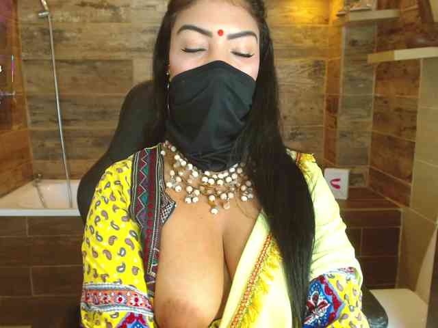 IniyaParul webcam