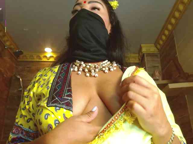 IniyaParul webcam