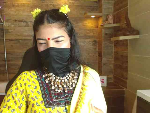IniyaParul webcam