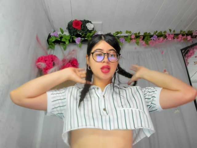 Yelina live cam on BongaCams