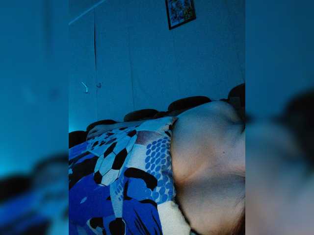 MilfaSguirt Live Cam and Statistics on UnifiedCams