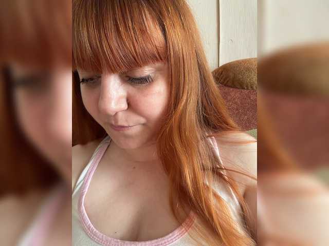 MilfaSguirt live webcam show