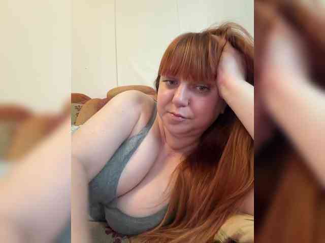 MilfaSguirt webcam