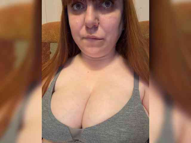 MilfaSguirt webcam