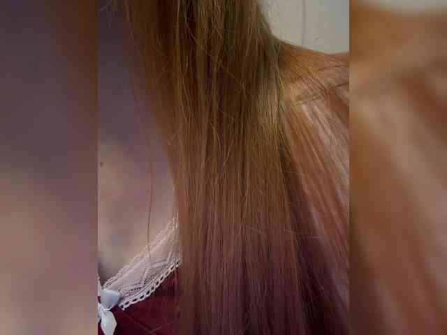 MilfaSguirt webcam