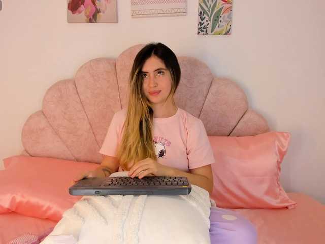 NicolSwift live cam on BongaCams