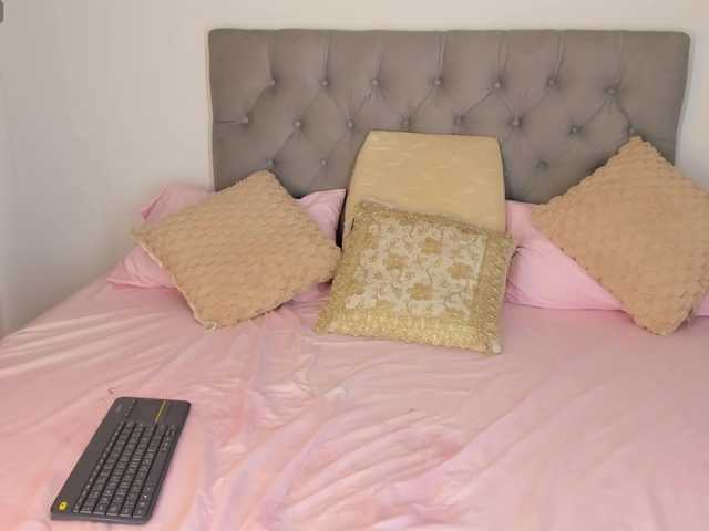 NicolSwift live cam on BongaCams