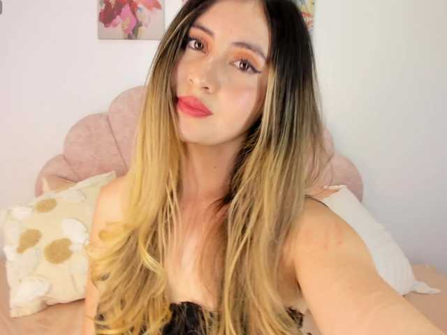 NicolSwift live cam preview