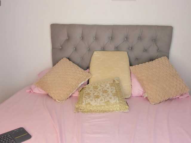 NicolSwift live cam on BongaCams