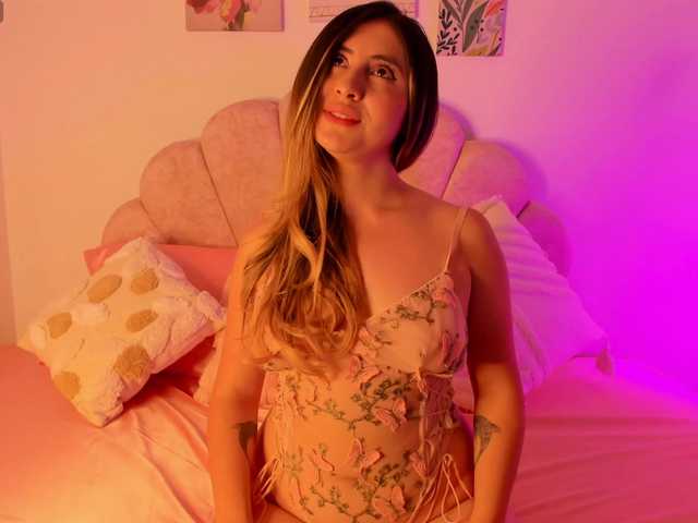 NicolSwift live cam on BongaCams