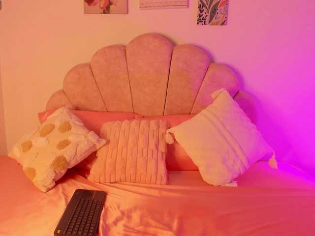 NicolSwift live cam preview