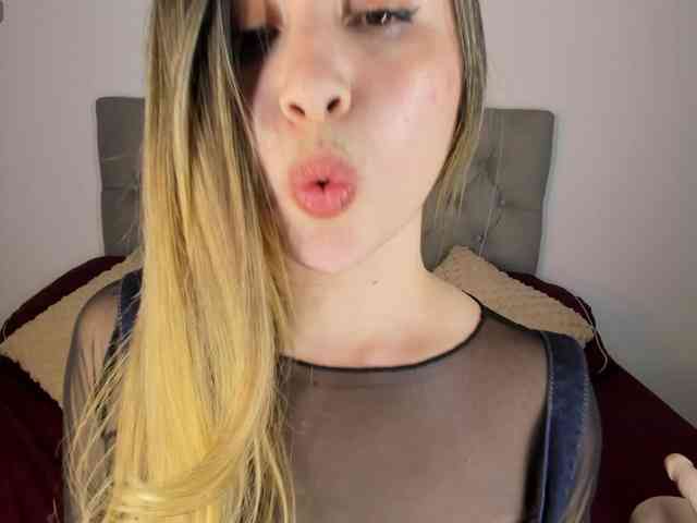 NicolSwift webcam