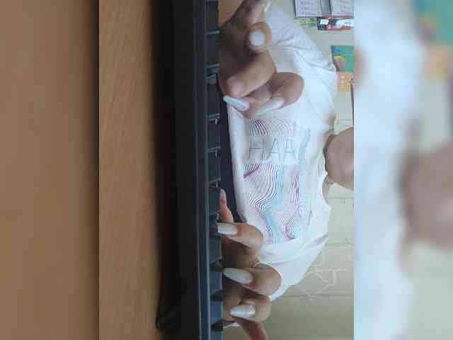 Pishka007 webcam