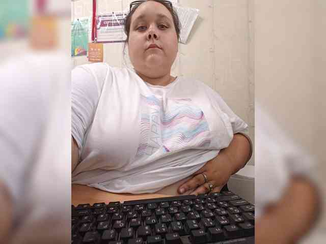 Pishka007 webcam