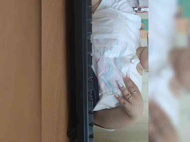 Pishka007 webcam