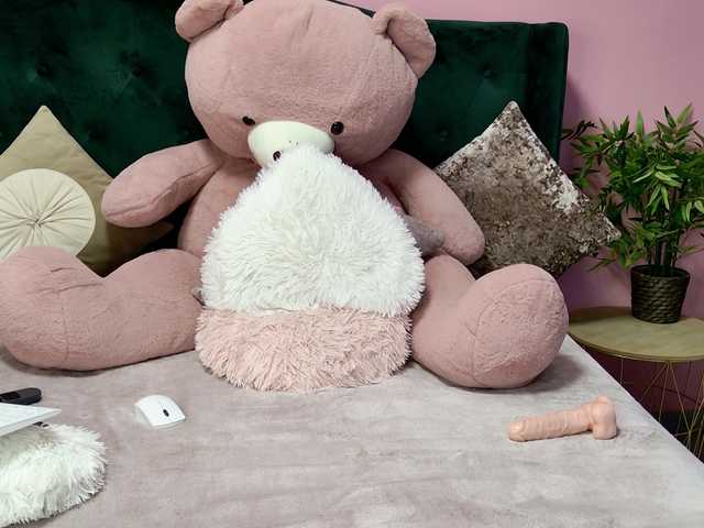 KirraWhite's BongaCams show and profile