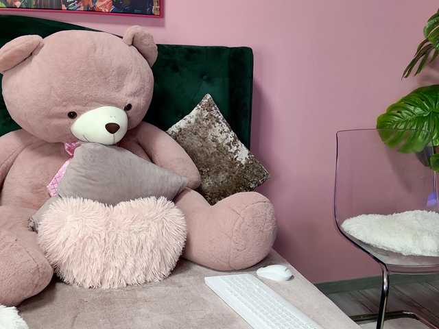 KirraWhite's BongaCams show and profile