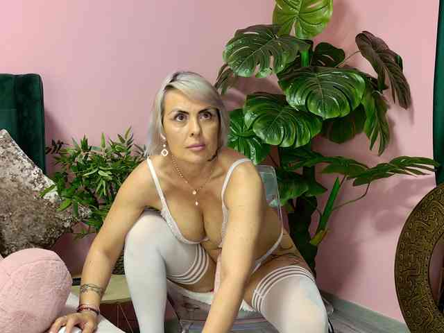 KirraWhite webcam