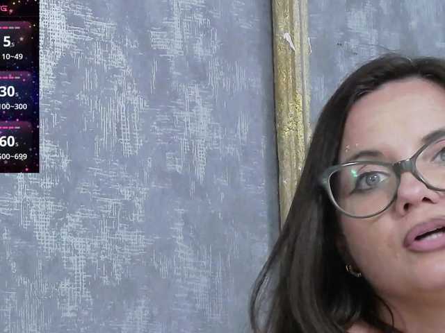 RoxieAnne live webcam show