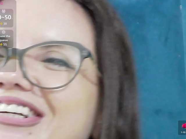 RoxieAnne live cam on BongaCams