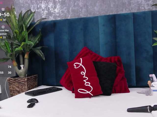 RoxieAnne live cam on BongaCams
