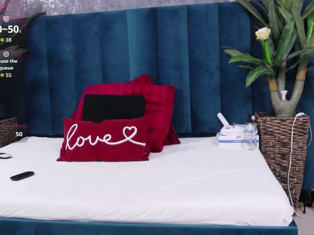 RoxieAnne live cam on BongaCams