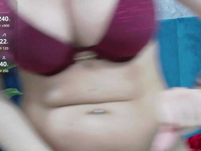 RoxieAnne live cam on BongaCams