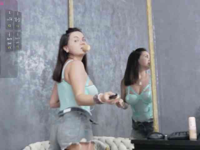 RoxieAnne webcam