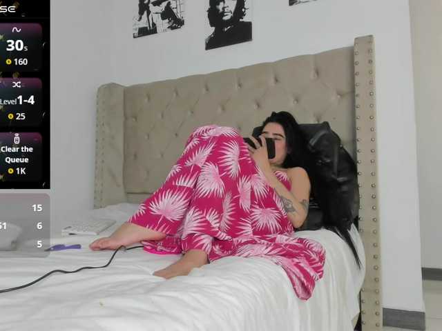 RealDirtyLatin live cam on BongaCams
