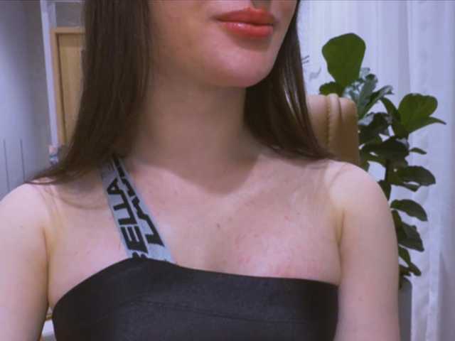 samiraMontclair live webcam show