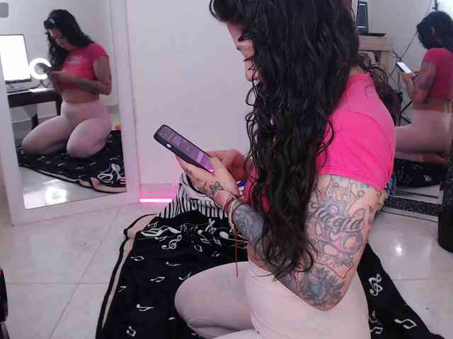tattoo_highmami webcam