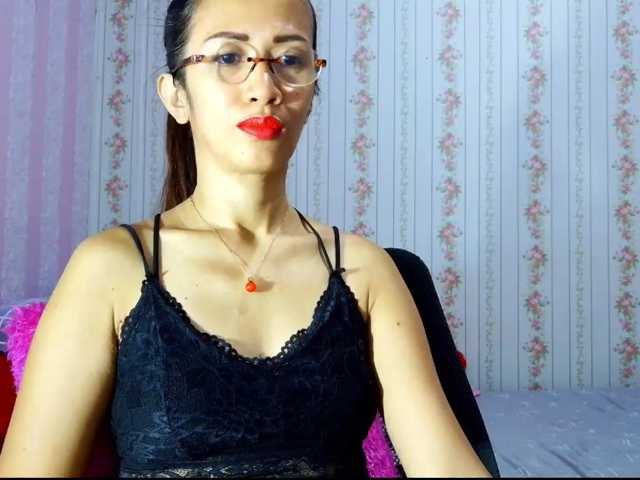 Clitoria live cam on BongaCams