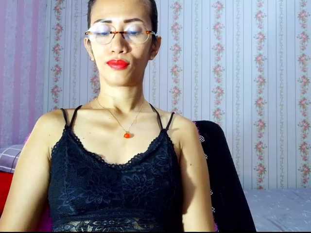 Clitoria live cam on BongaCams