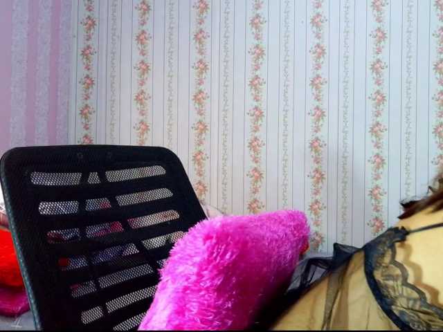 Clitoria live cam on BongaCams