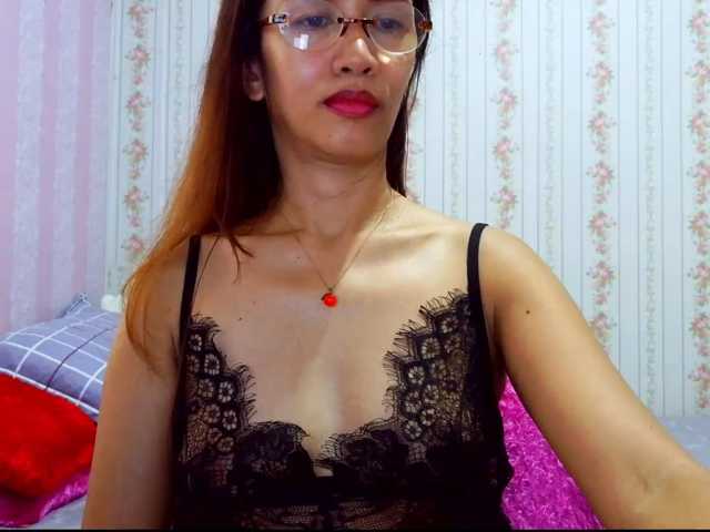 Clitoria live cam on BongaCams