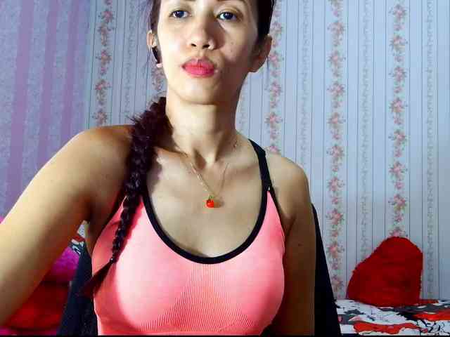 Clitoria Live Webcam on BongaCams