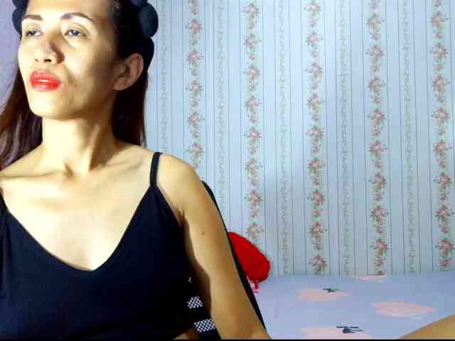 Clitoria Live Webcam on BongaCams