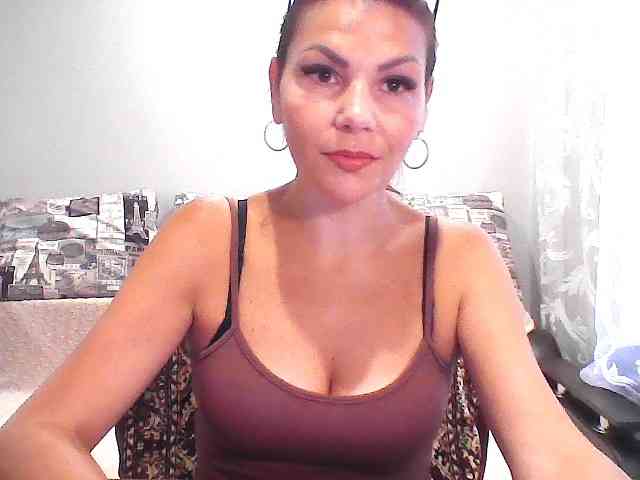 QueenCartyes webcam
