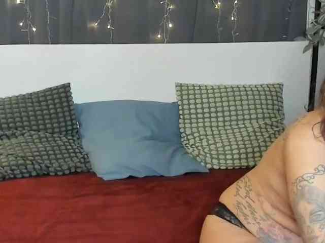 MilfQuens webcam