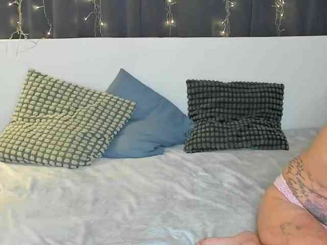 MilfQuens webcam