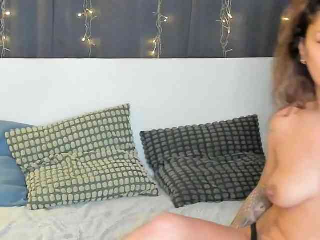 MilfQuens webcam